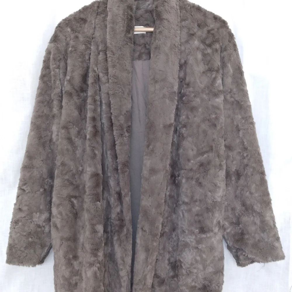 ASTR The Label Faux Fur Coat - Picture 6 of 6